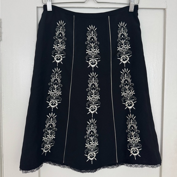 Ann Taylor Black and White Skirt - Picture 2 of 4